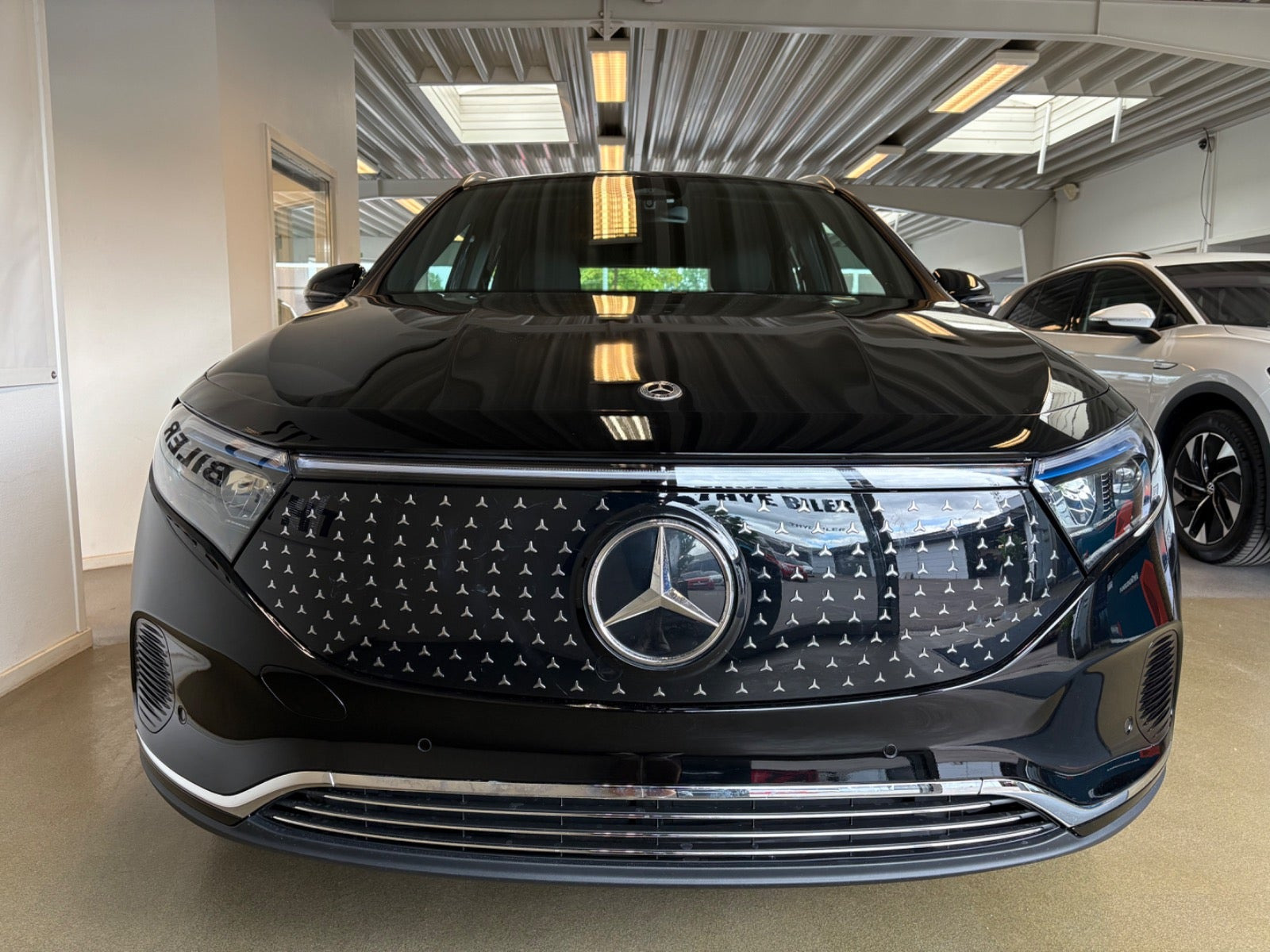 Sort Mercedes EQA250 fra 2024