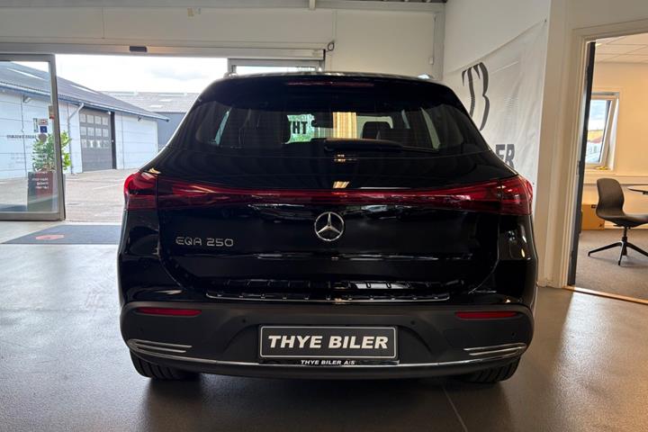 Sort Mercedes EQA250 fra 2024