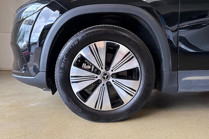 Sort Mercedes EQA250 fra 2024