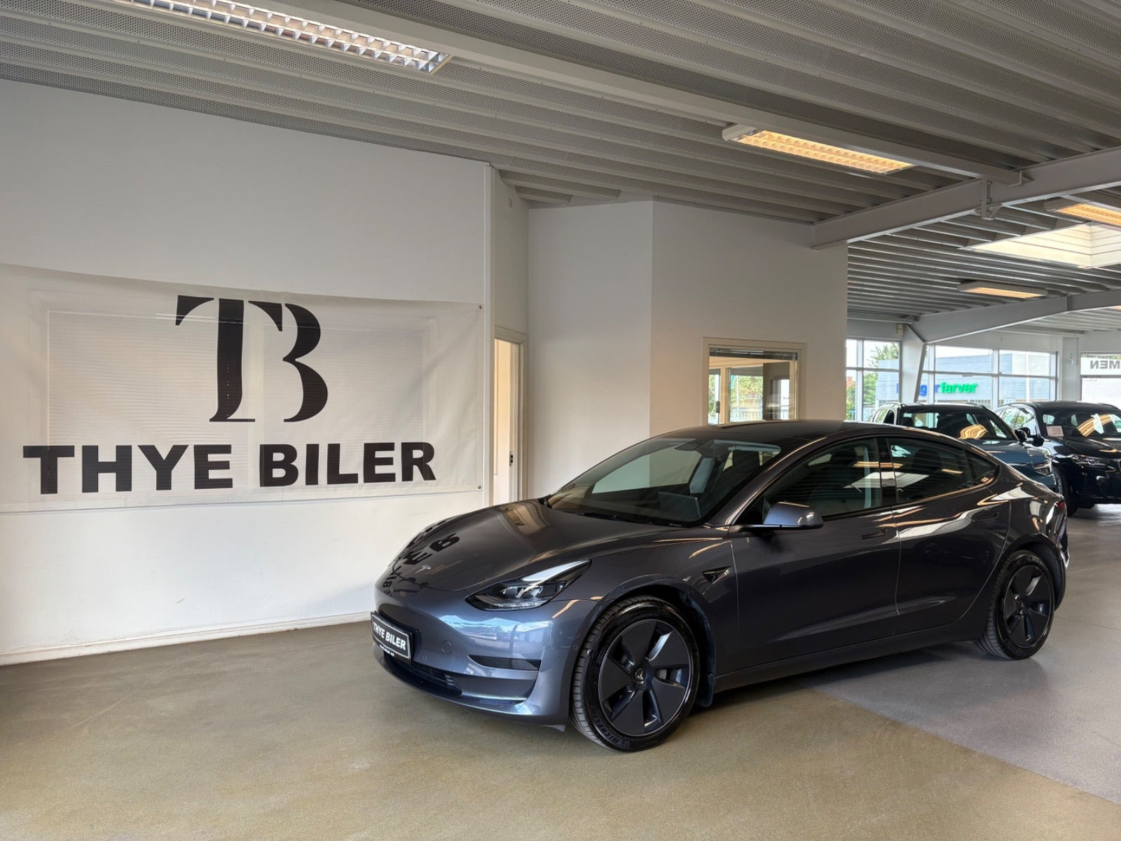 Tesla Model 3 RWD