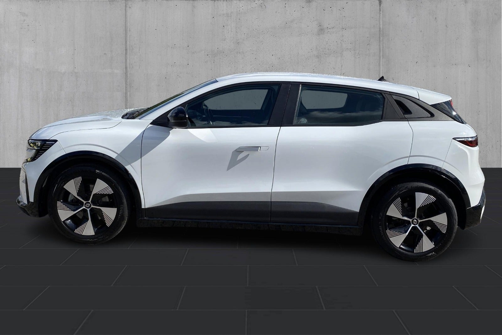 Hvid Renault Megane E-Tech fra 2023
