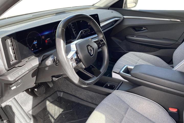 Hvid Renault Megane E-Tech fra 2023