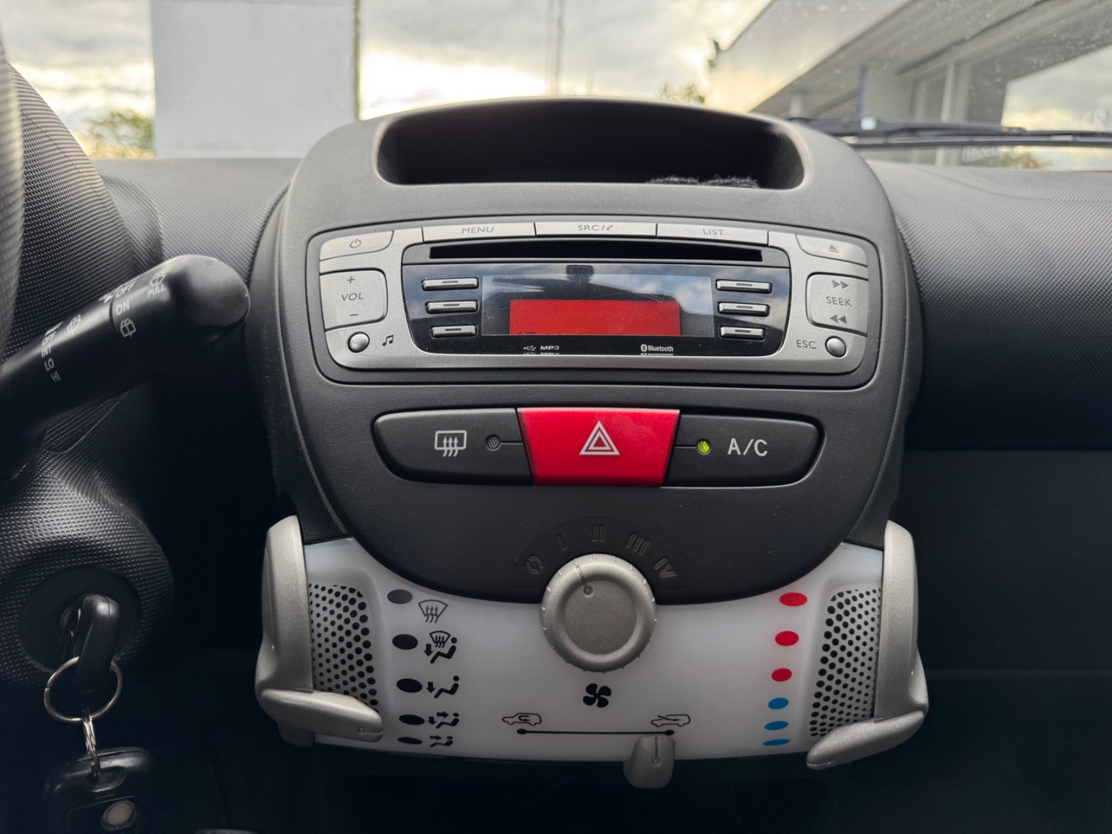 Hvid Toyota Aygo fra 2012
