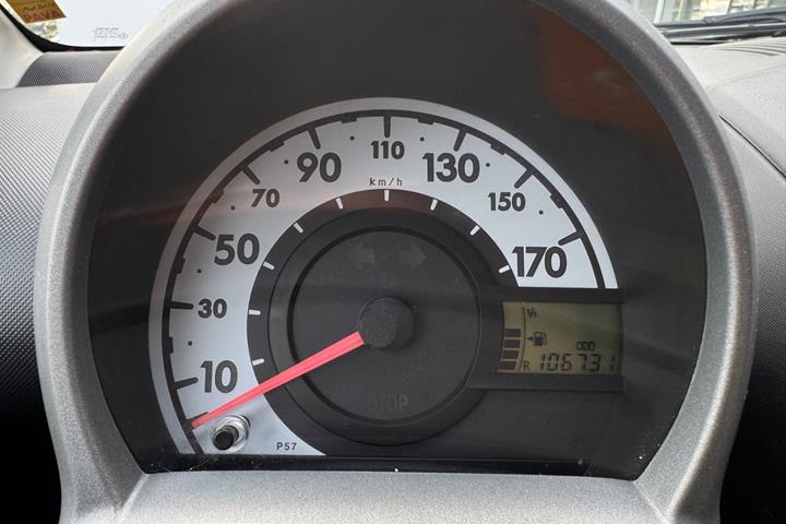 Hvid Toyota Aygo fra 2012