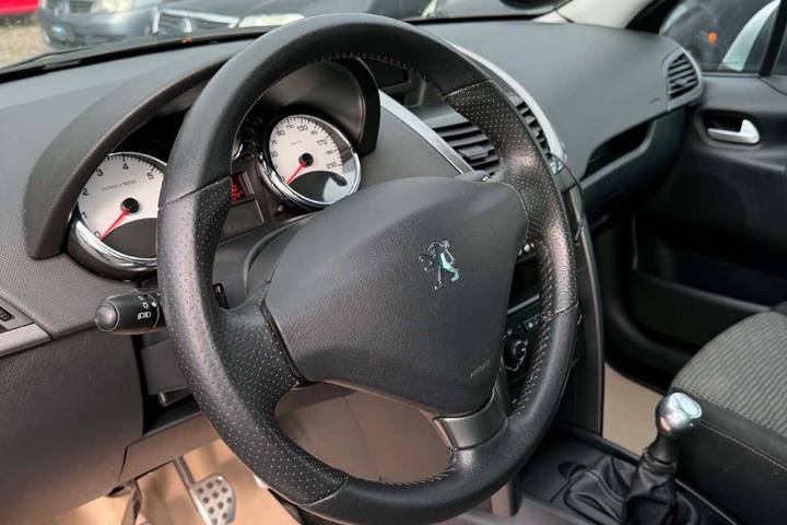 undefined Peugeot 207 fra 2010