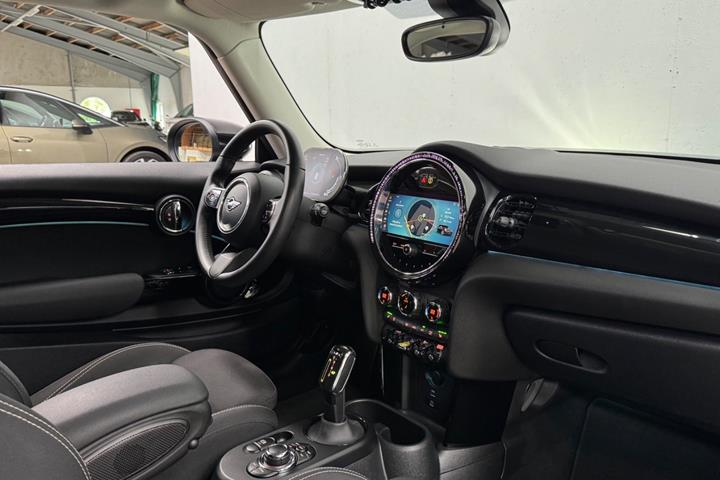 Sort Mini Cooper SE fra 2023