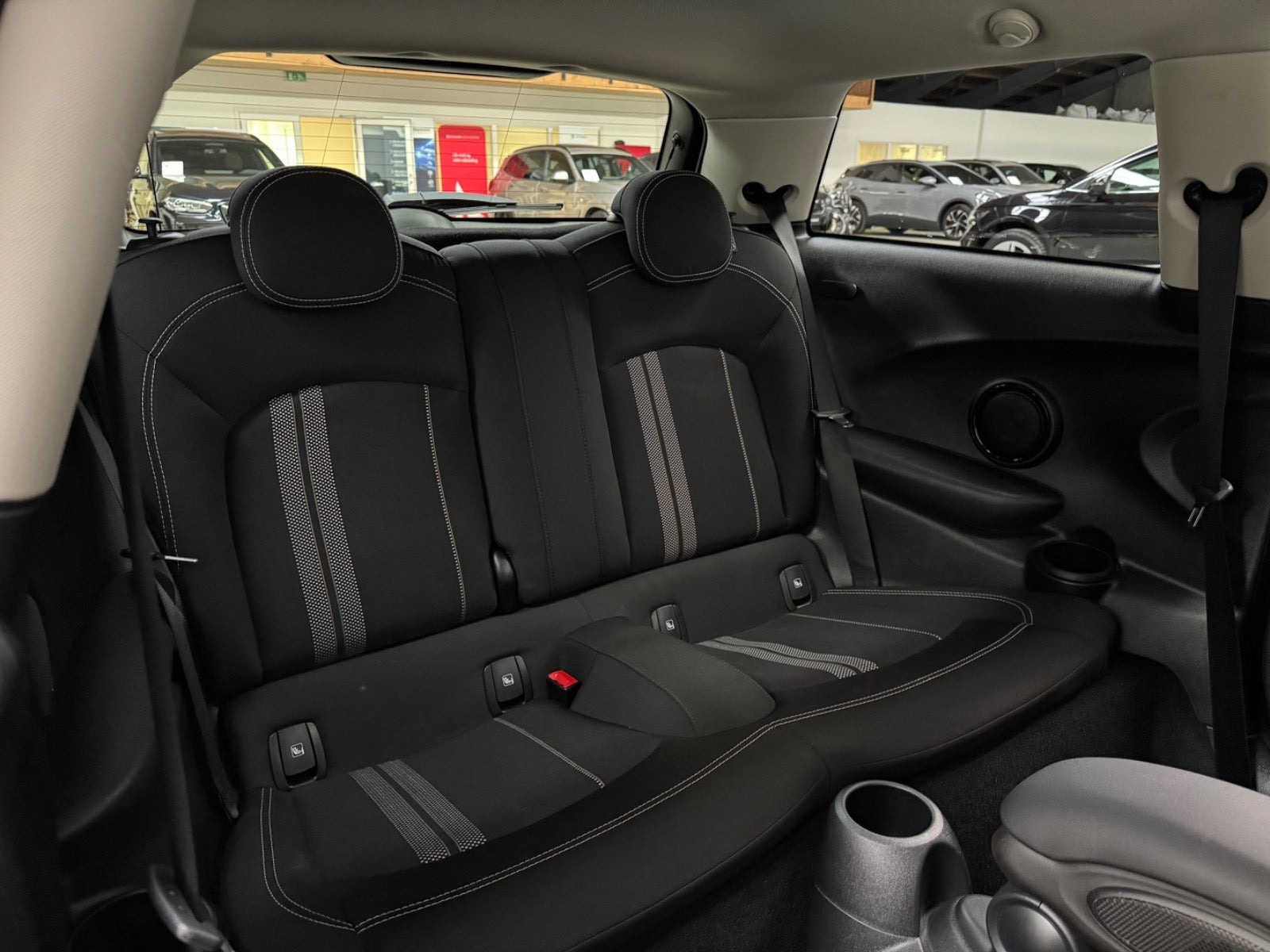 Sort Mini Cooper SE fra 2023