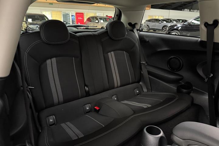 Sort Mini Cooper SE fra 2023