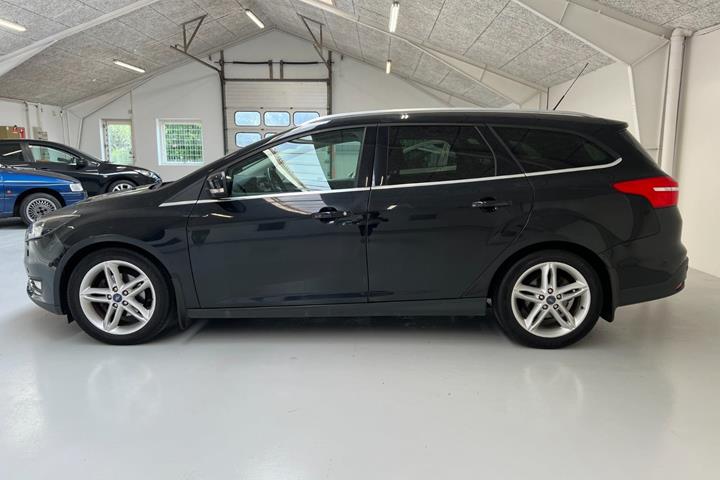 Sort Ford Focus fra 2015