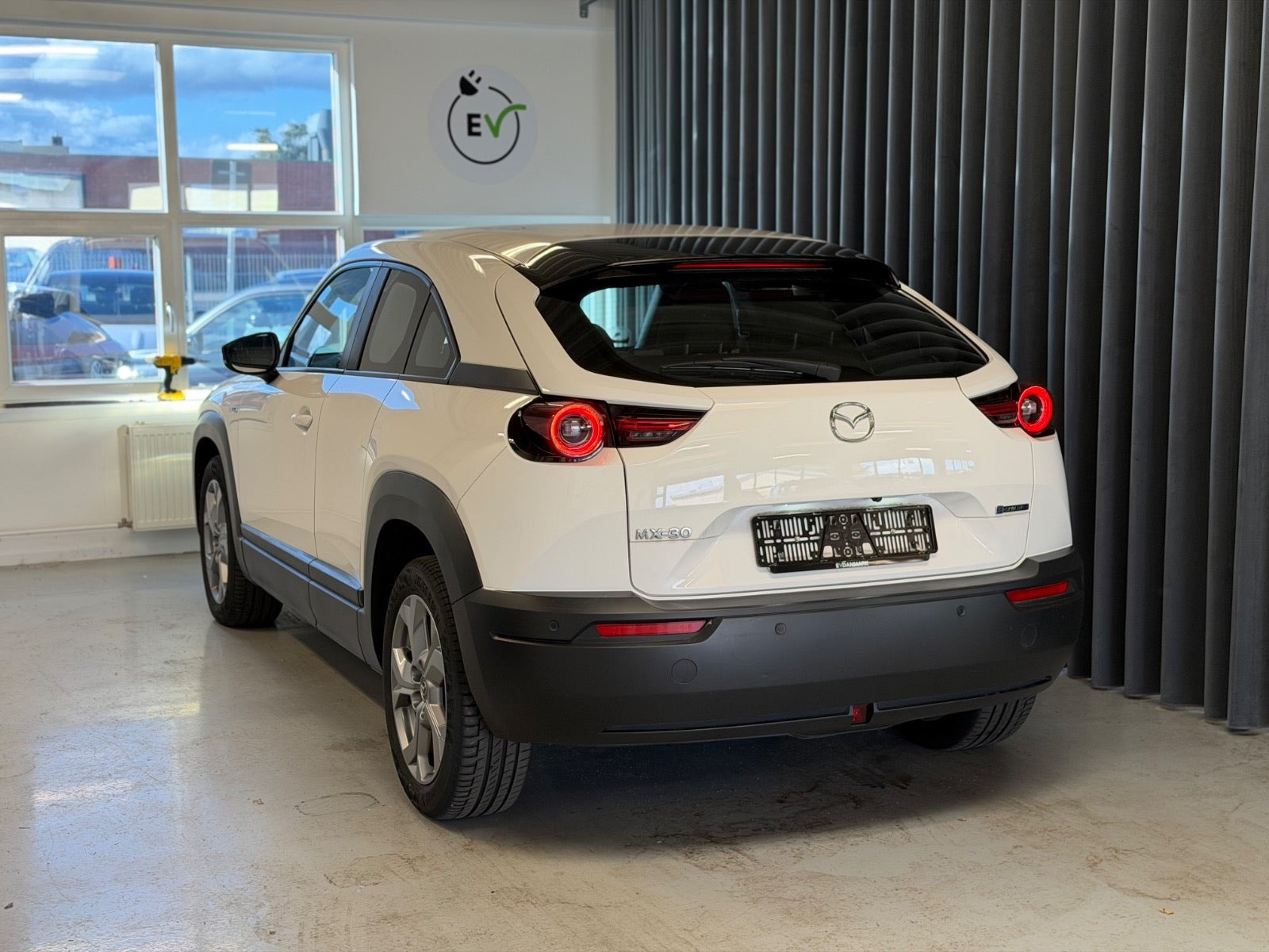 Hvid Mazda MX-30 fra 2022