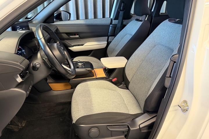 Hvid Mazda MX-30 fra 2022