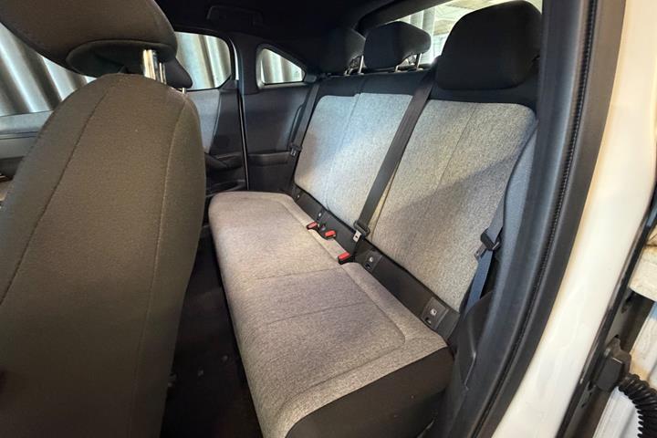 Hvid Mazda MX-30 fra 2022