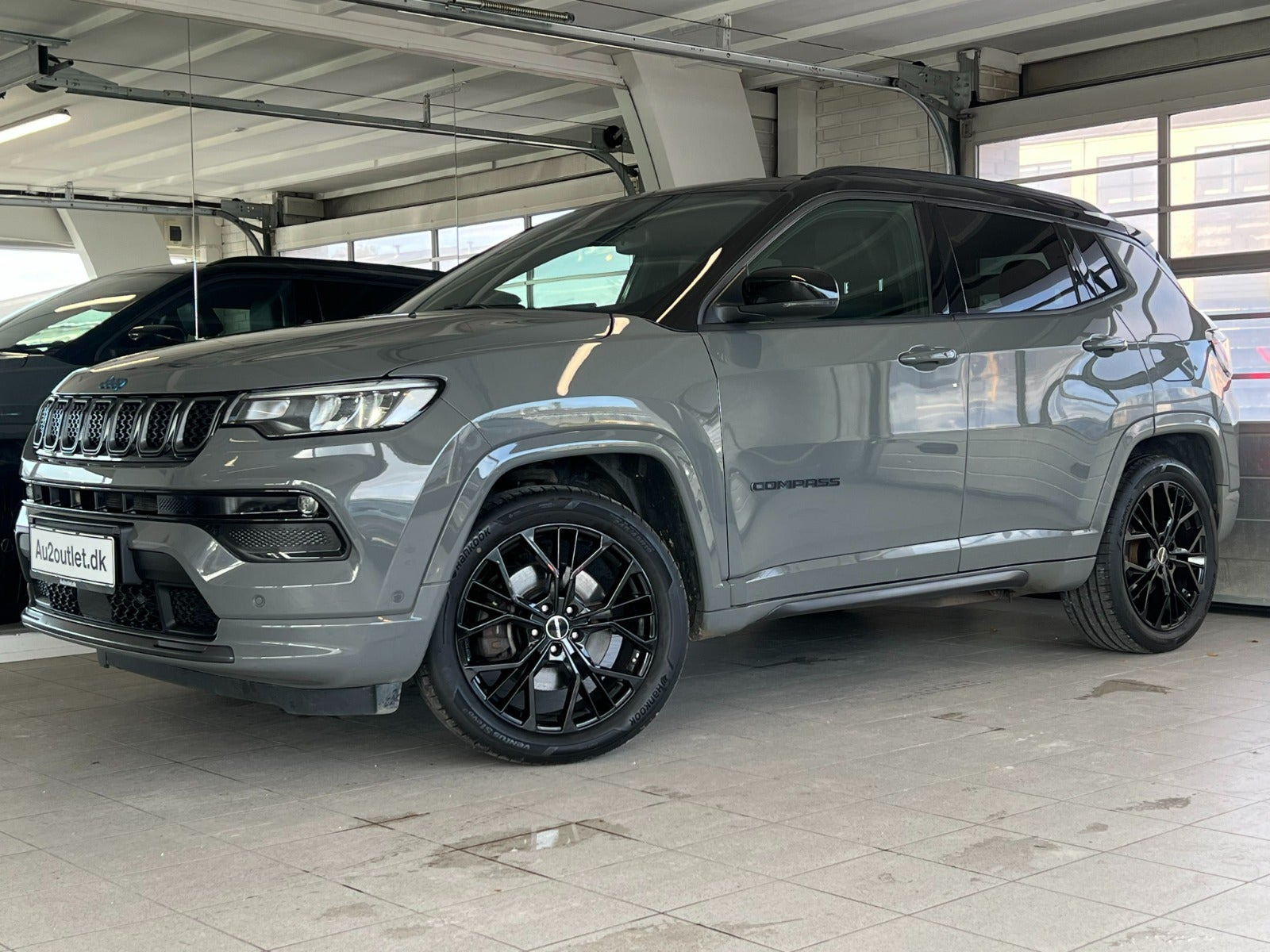 Sort Jeep Compass fra 2021