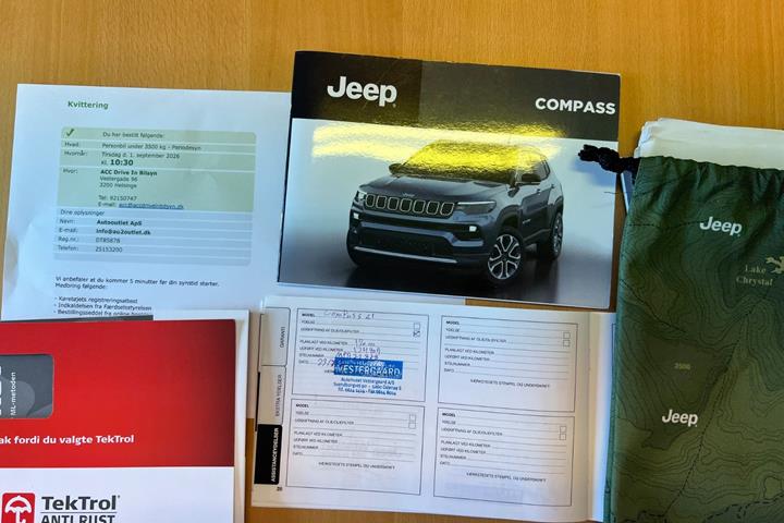 Sort Jeep Compass fra 2021