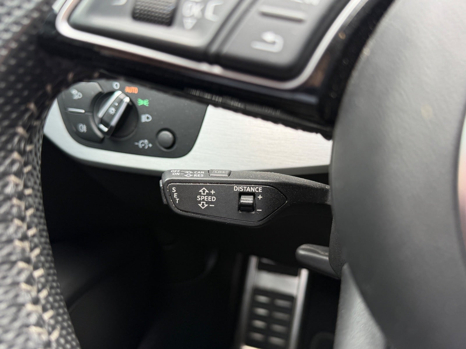 Grå Audi A4 fra 2019