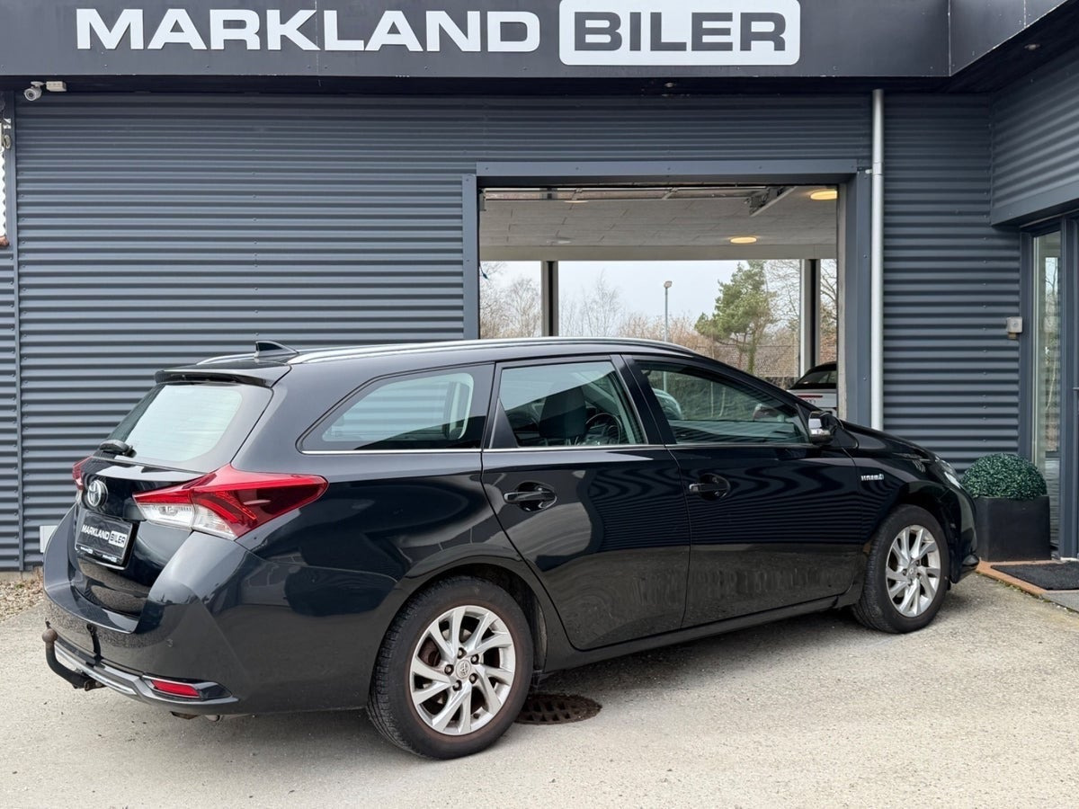 Sort Toyota Auris fra 2016