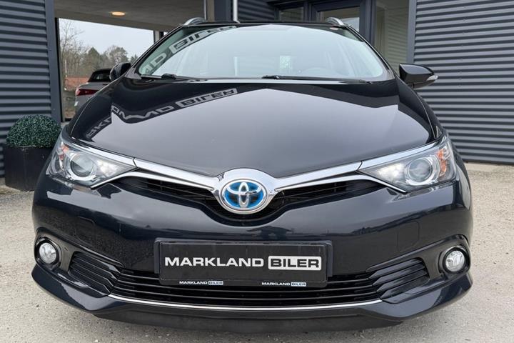 Sort Toyota Auris fra 2016