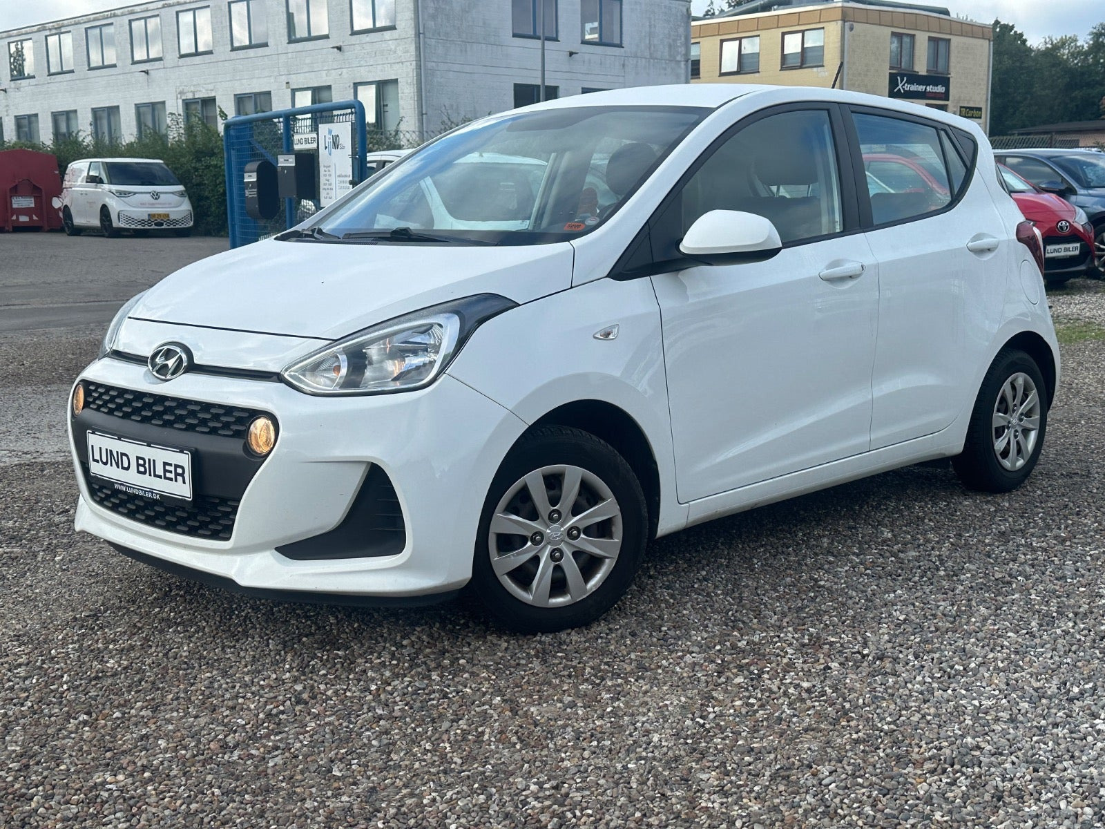 Hvid Hyundai i10 fra 2017