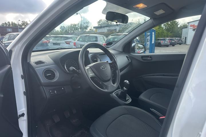 Hvid Hyundai i10 fra 2017