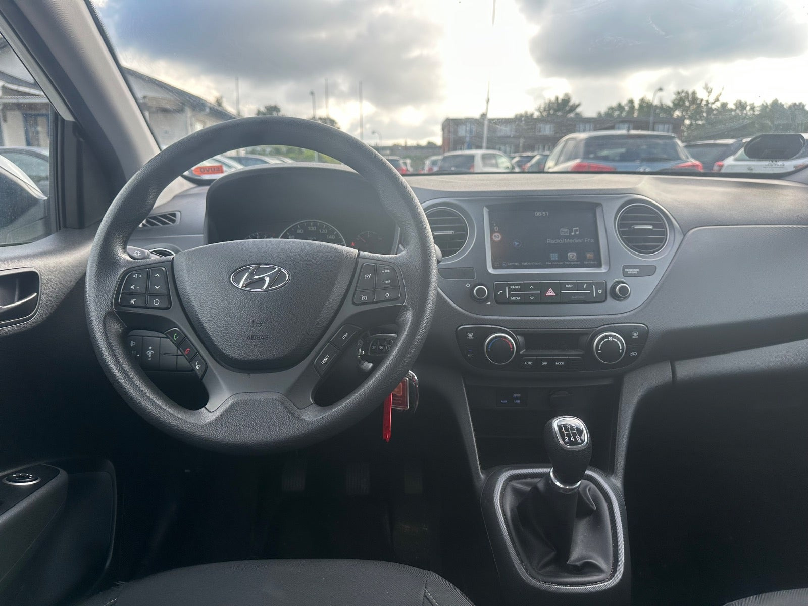 Hvid Hyundai i10 fra 2017