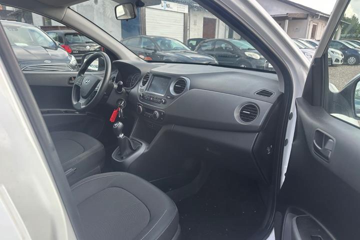Hvid Hyundai i10 fra 2017