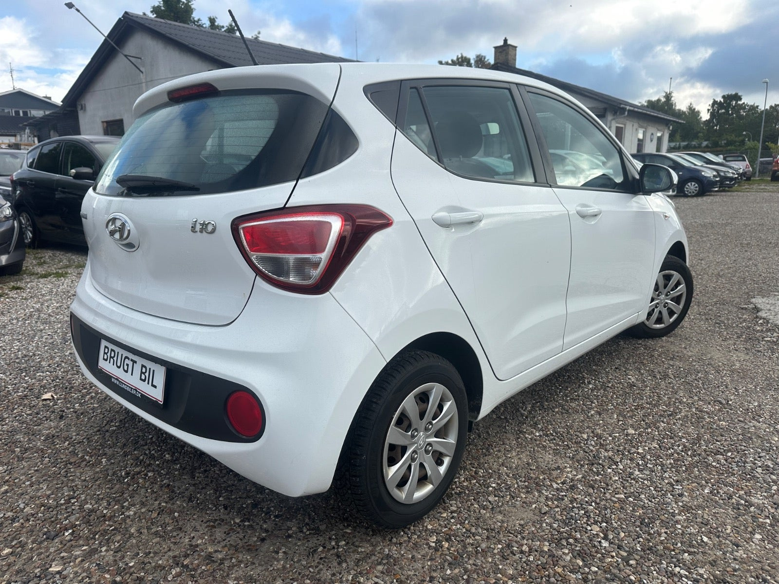 Hvid Hyundai i10 fra 2017