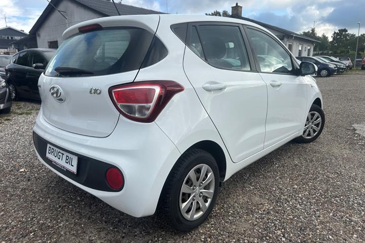 Hvid Hyundai i10 fra 2017