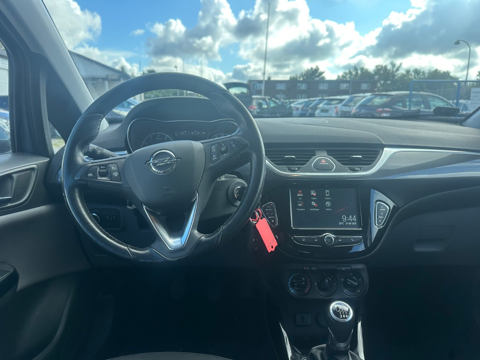 Grå Opel Corsa fra 2017