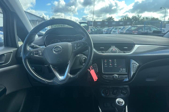 Grå Opel Corsa fra 2017