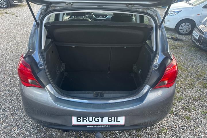 Grå Opel Corsa fra 2017