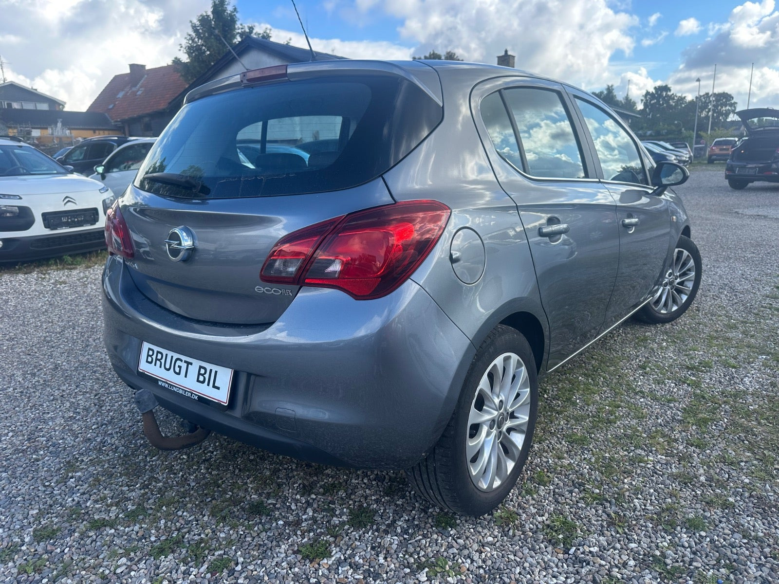 Grå Opel Corsa fra 2017