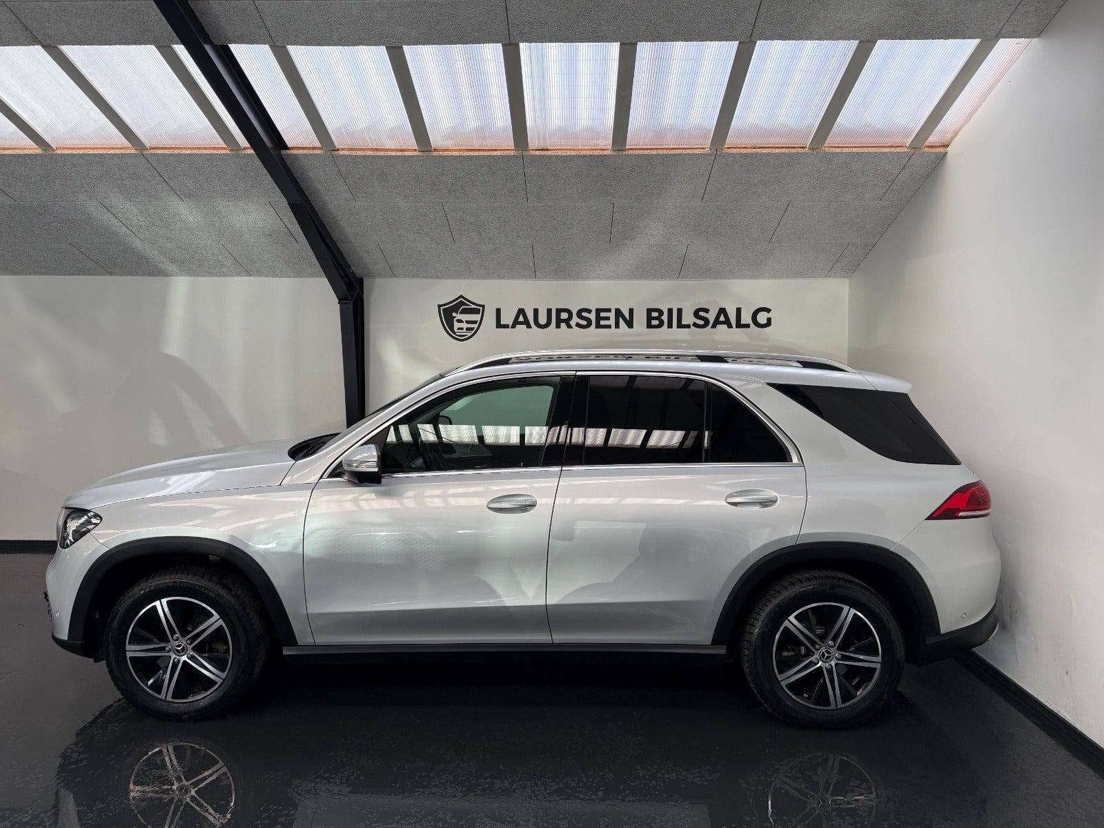 Sølv Mercedes GLE350 d fra 2020