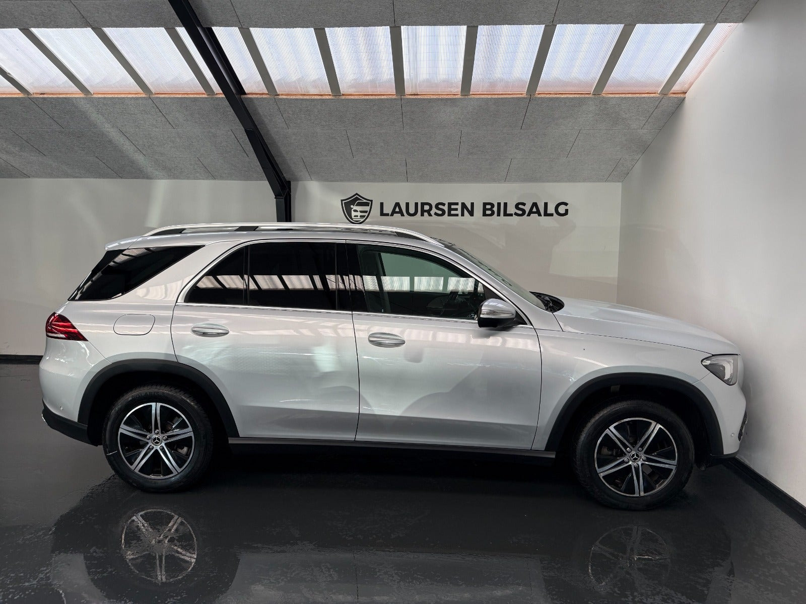 Sølv Mercedes GLE350 d fra 2020