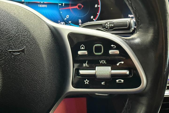 Sølv Mercedes GLE350 d fra 2020
