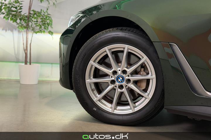Grøn BMW i4 fra 2022