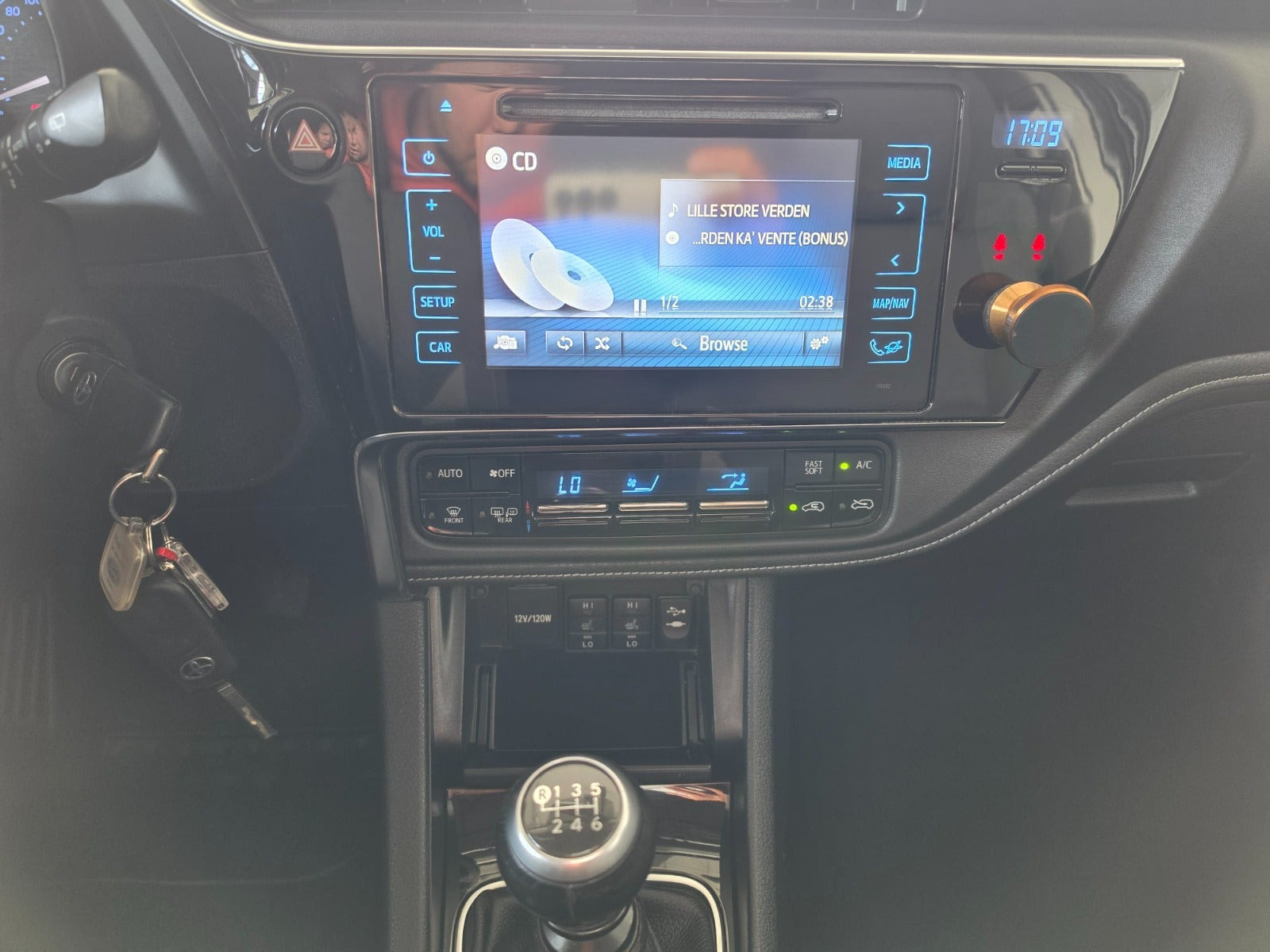 Sort Toyota Auris fra 2015