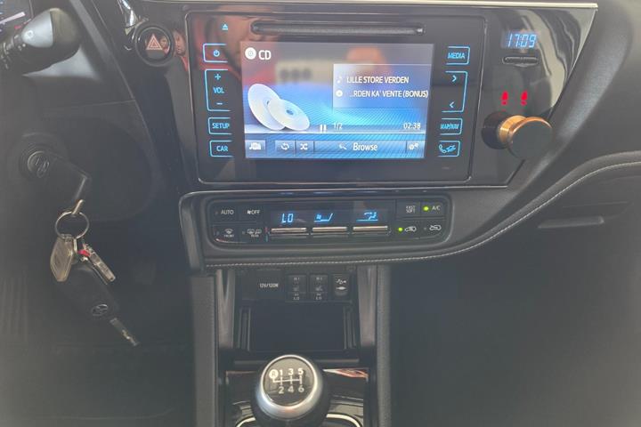 Sort Toyota Auris fra 2015