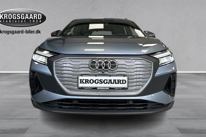 Grå Audi Q4 e-tron fra 2022