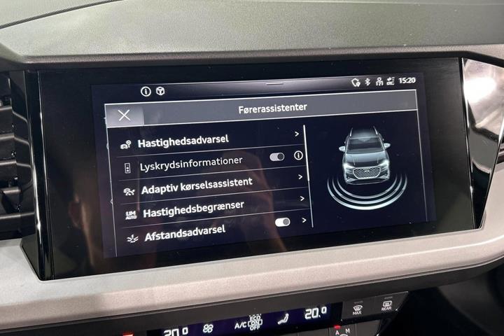 Grå Audi Q4 e-tron fra 2022