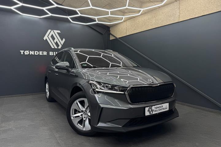 Grå Skoda Enyaq fra 2023