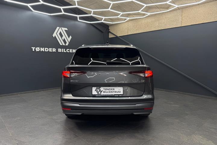 Grå Skoda Enyaq fra 2023