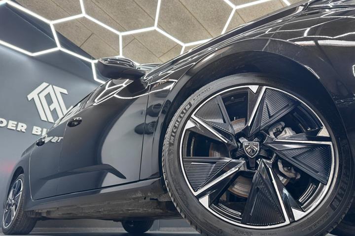 Sort Peugeot E-308 fra 2025
