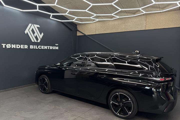 Sort Peugeot E-308 fra 2025