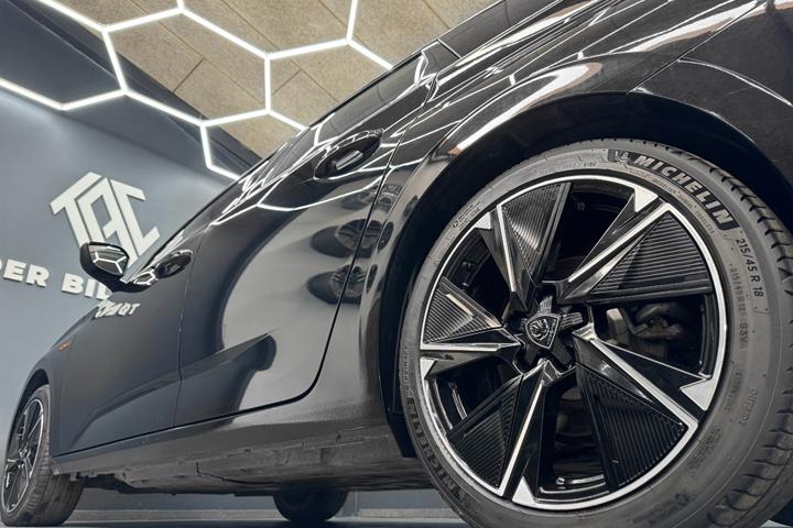 Sort Peugeot E-308 fra 2025