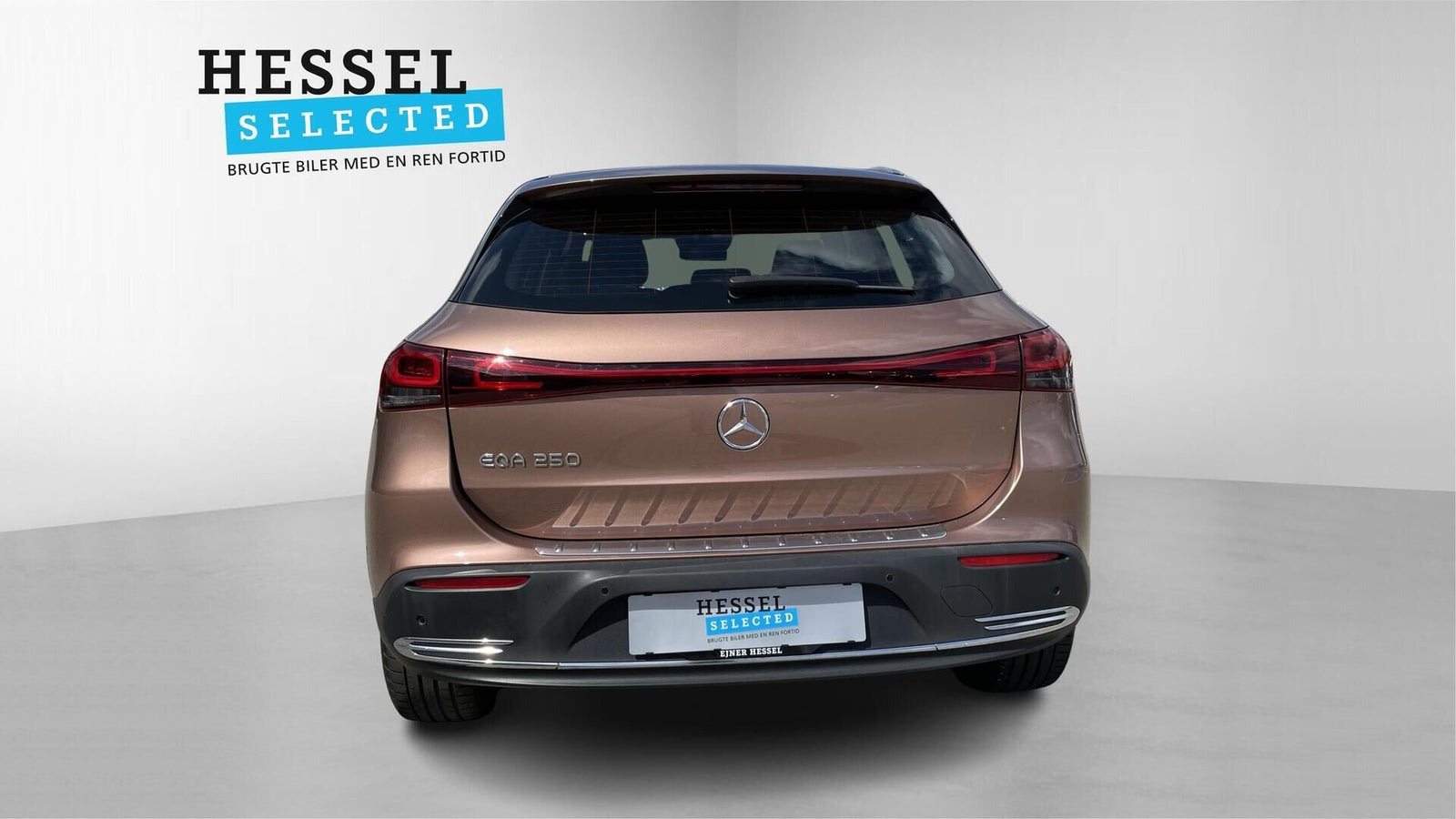 Brun Mercedes EQA250 fra 2023