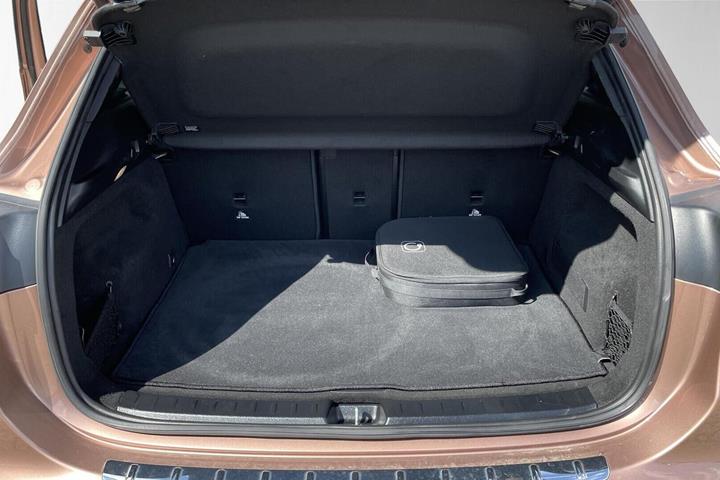 Brun Mercedes EQA250 fra 2023