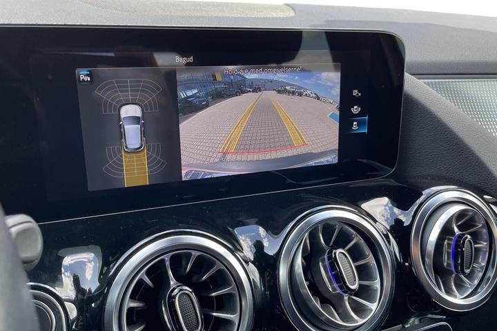 Brun Mercedes EQA250 fra 2023