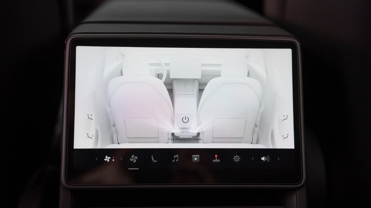Hvid Tesla Model 3 fra 2024