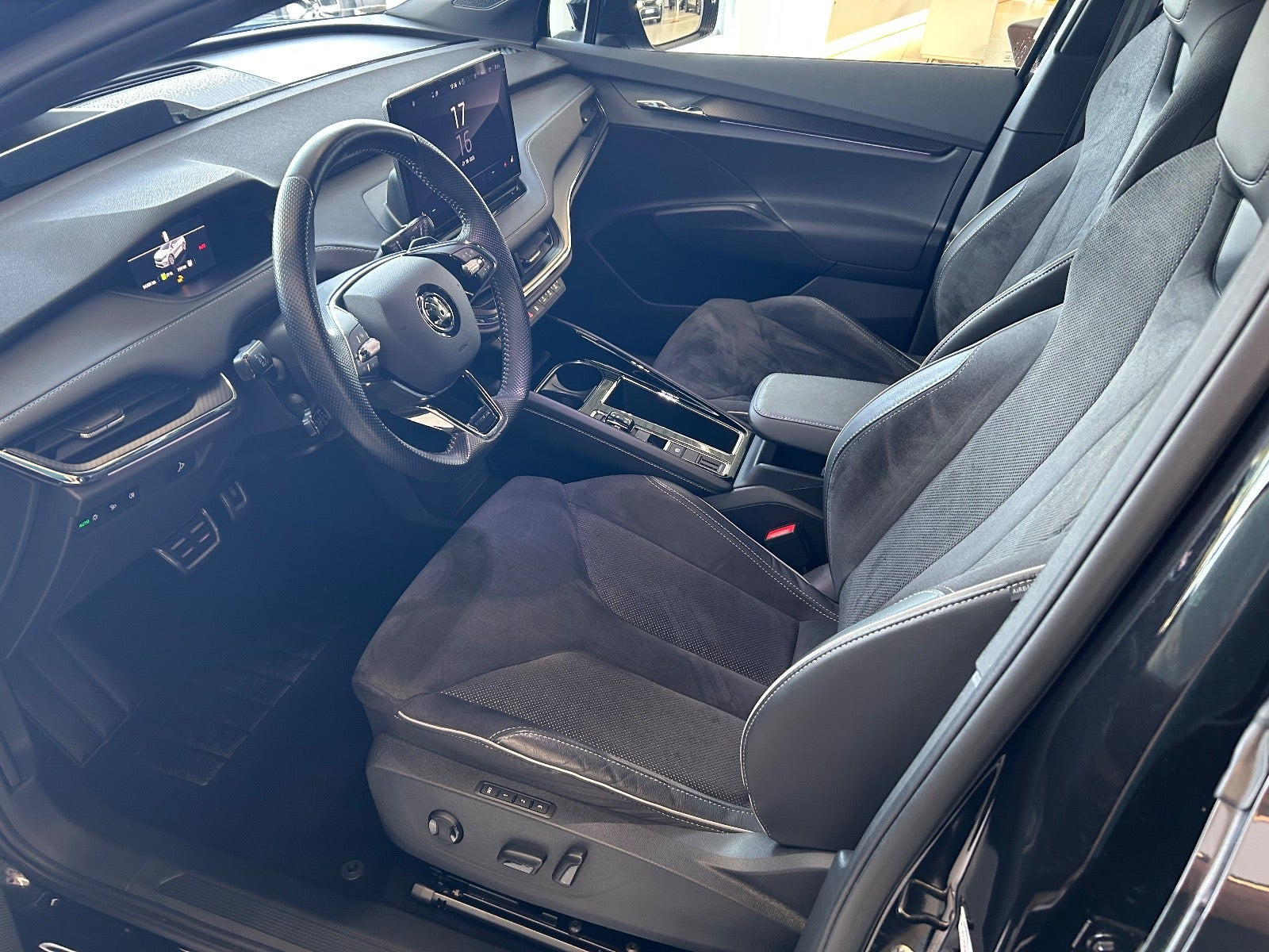 Sort Skoda Enyaq fra 2021