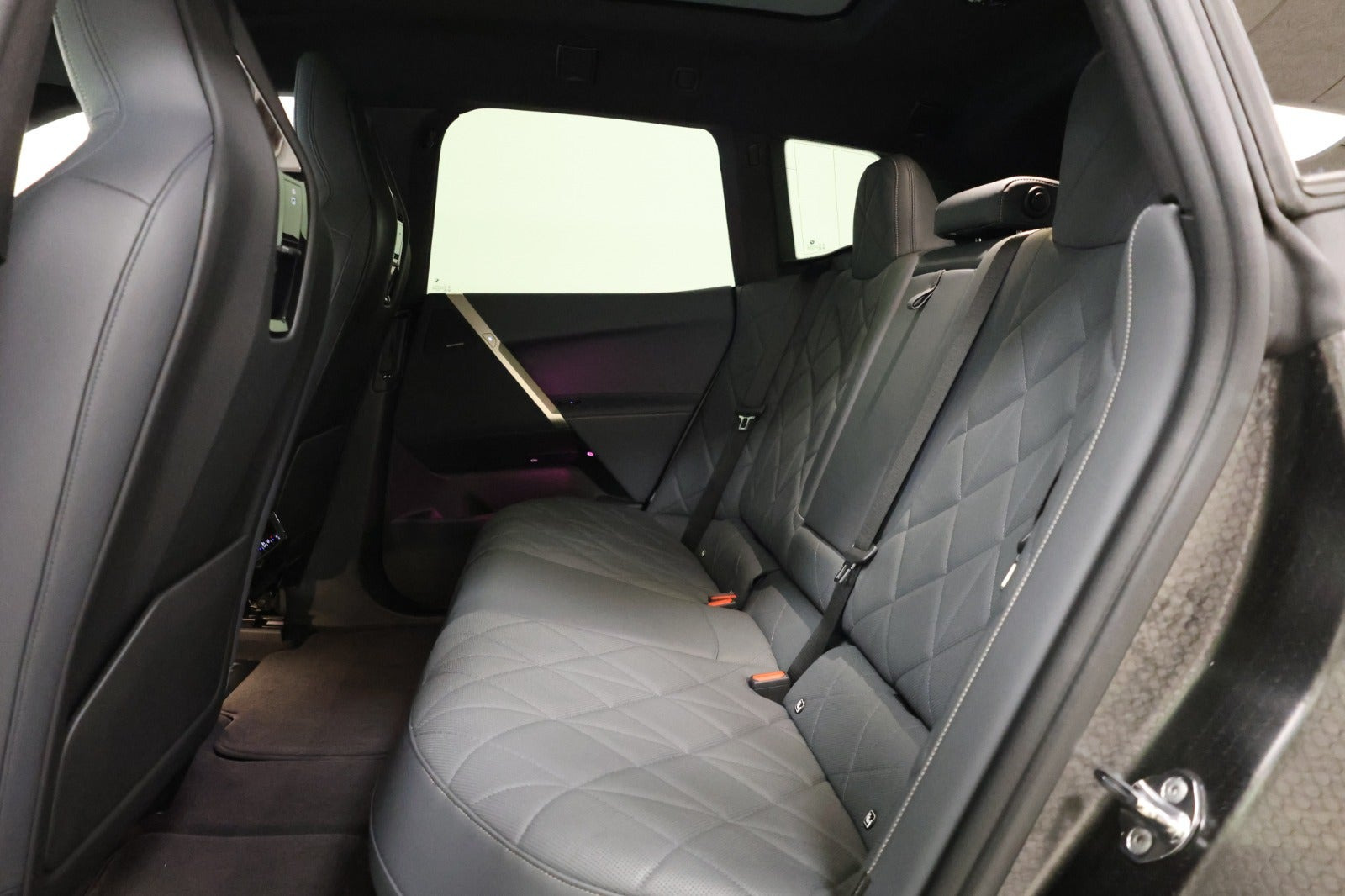 Hvid BMW iX fra 2023